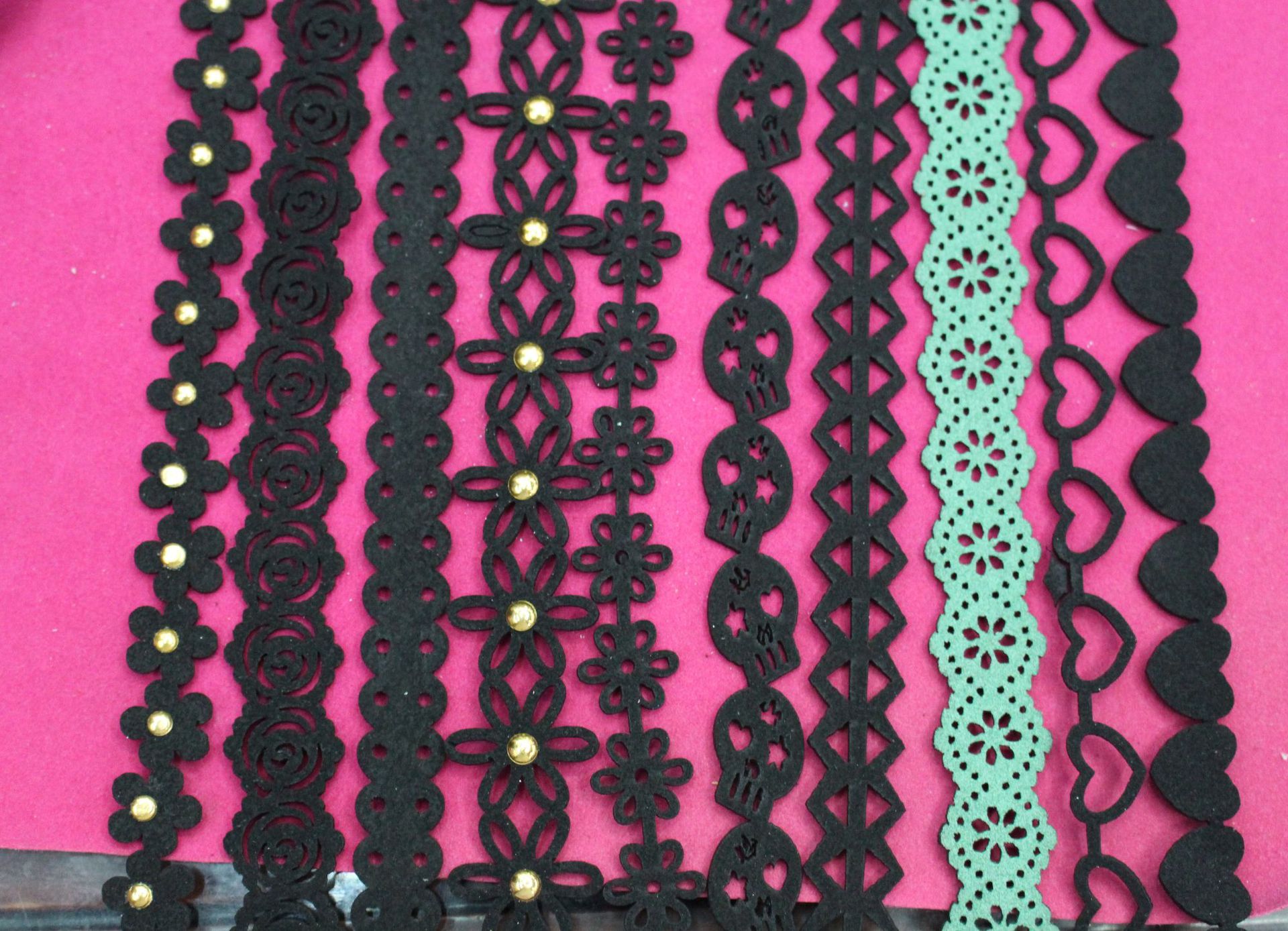 In 2018, you can choose from a wide variety of DIY accessories, clothing accessories, hair accessories, shoes, hats and accessories with ultra-fine velvet leaf embossing diamonds details Picture