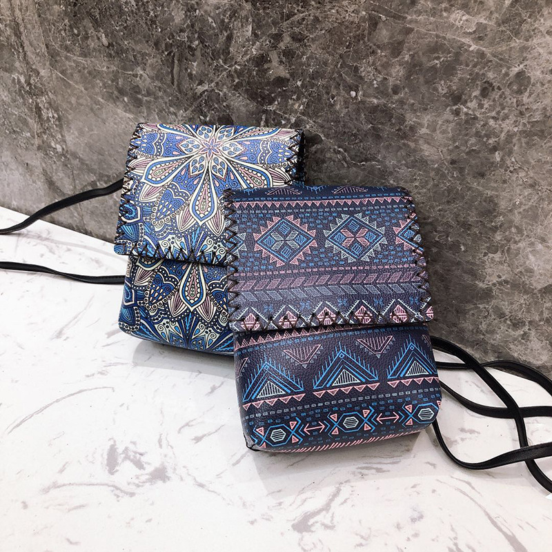 The new version of 2021 lady shoulder bag retro ethnic style enlarged diagonal span mobile phone bag double handmade bag woman details Picture