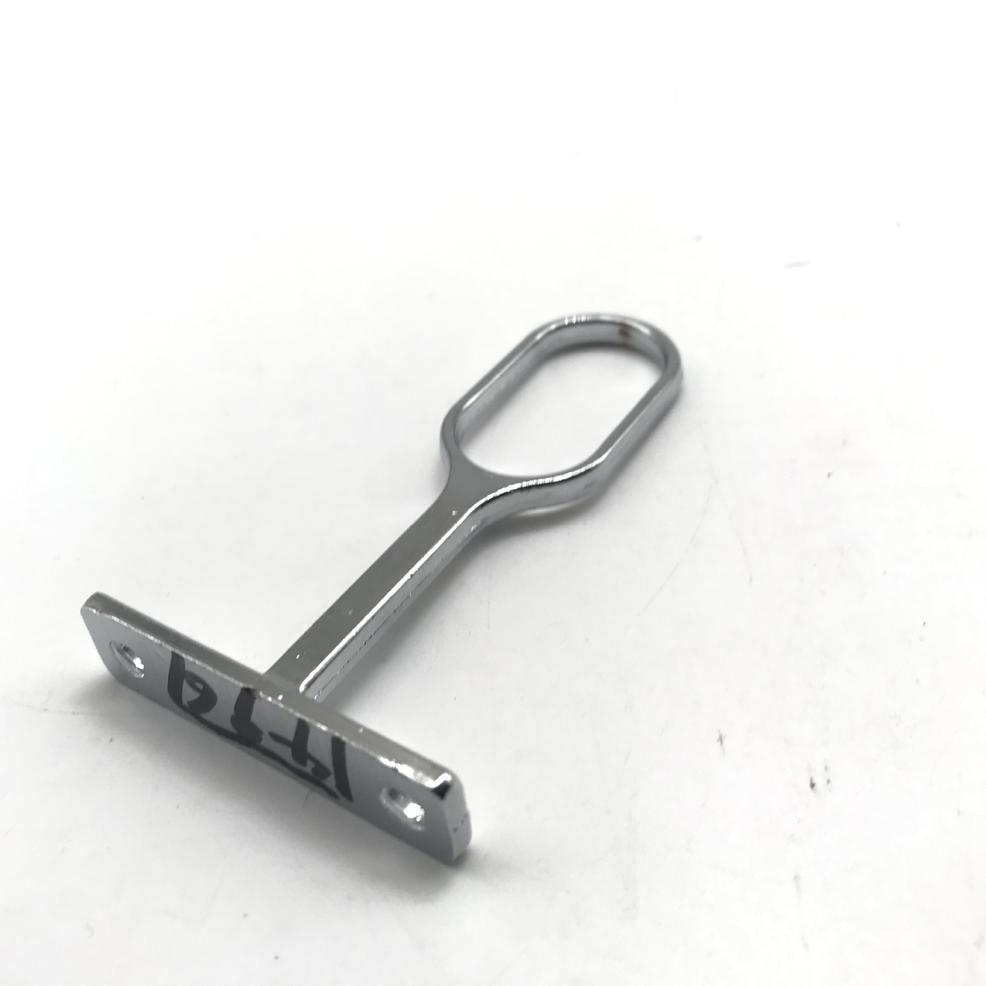 Direct sales from the manufacturer of wardrobe hanging rod pipe support base, flange for clothes drying pipe management and hanging Application Scenario