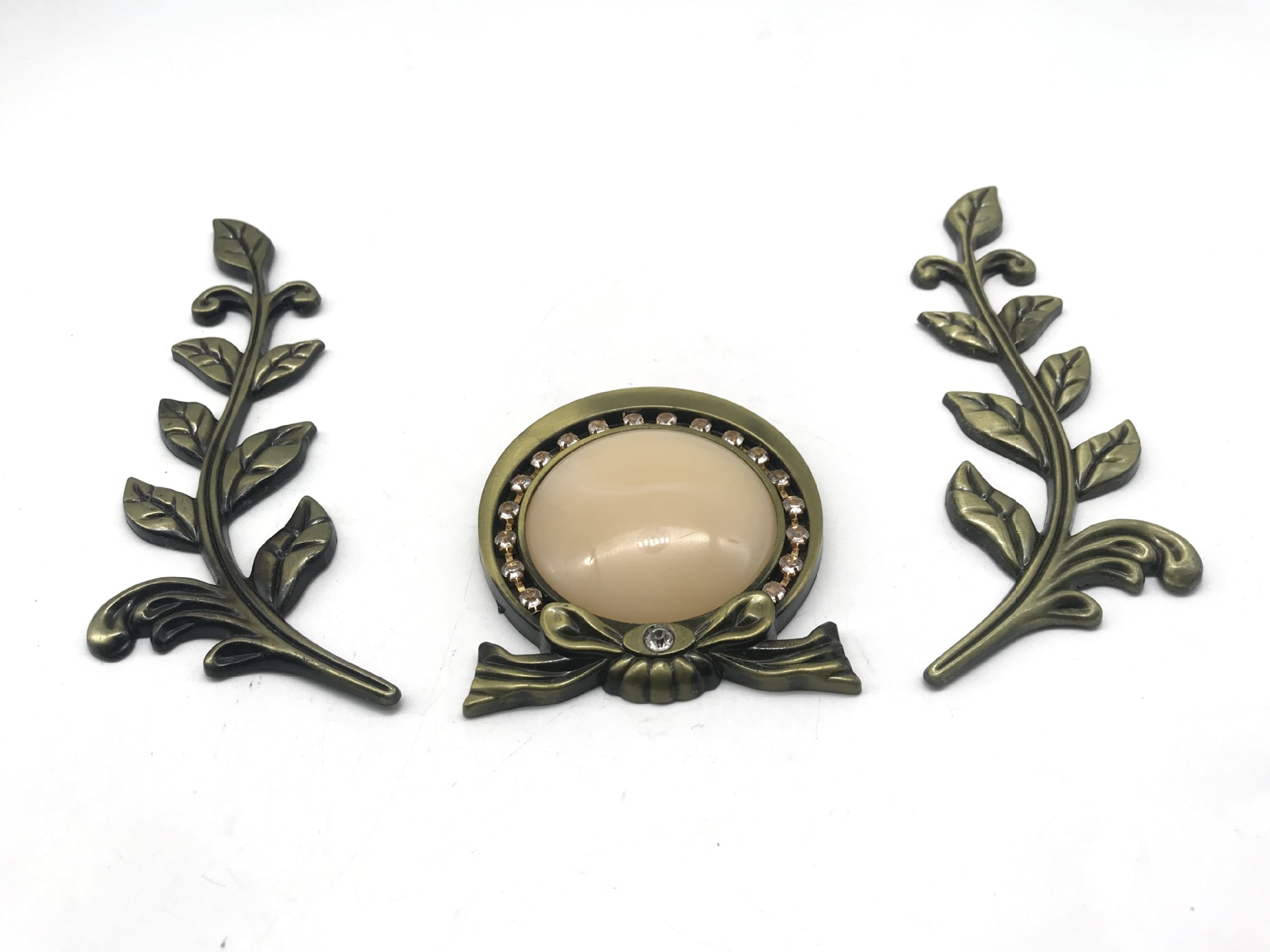 Sunflower decorative accessories Aluminum alloy bedhead flower household hardware accessories