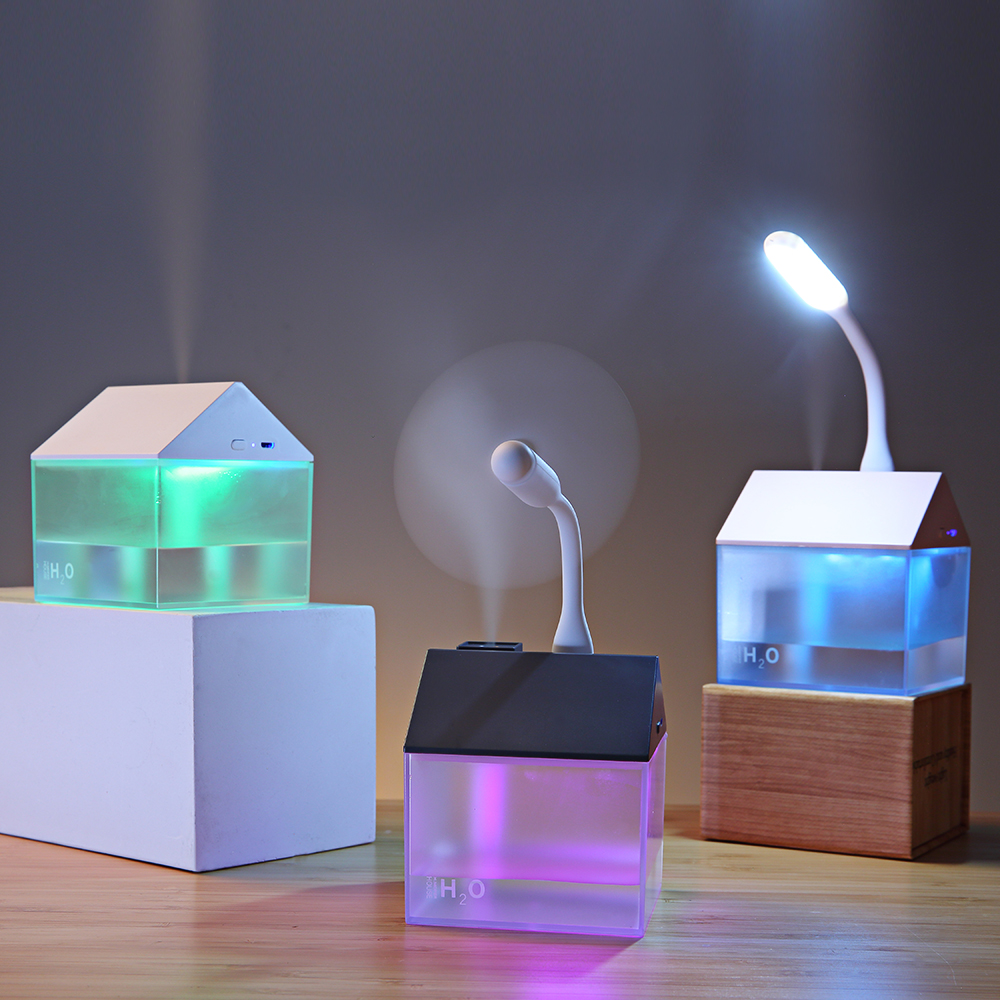 2019 New Mini House Humidifier with built-in battery, a car and indoor three-in-one air purification humidifier