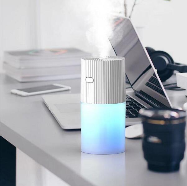 Night light cup humidifier, USB mini car humidifier, small water replenishment humidifier for office, bedroom, air conditioning room Application Scenario