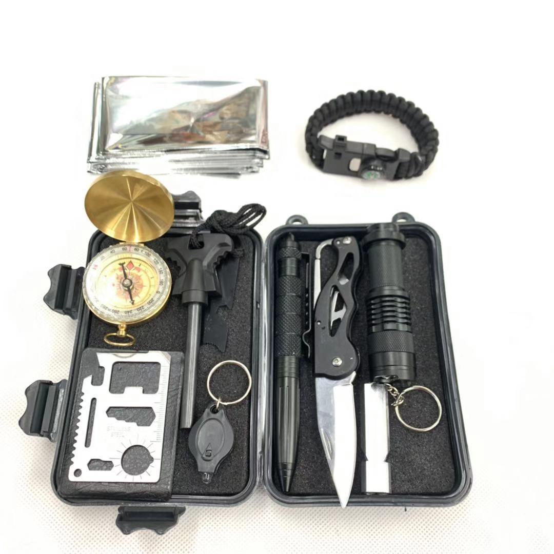A5户外装备求生宝盒生存工具套装多功能野外急救盒SOS应急用品