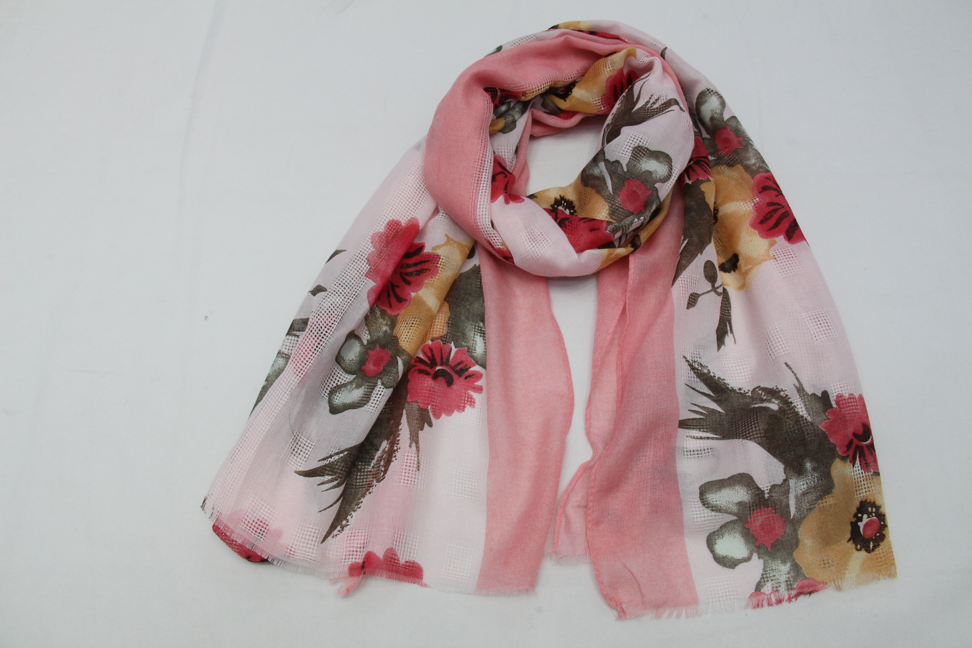 Cross-Border Hot Mesh Printed Scarf For Women Sunscreen Shawl Dual Use Silk Scarf For Women Foreign Trade Application Scenario