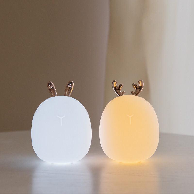 Creative cartoon bedside led table lamp, usb night light, bedside lamp, cute silicone patting lamp, adorable rabbits and deer
