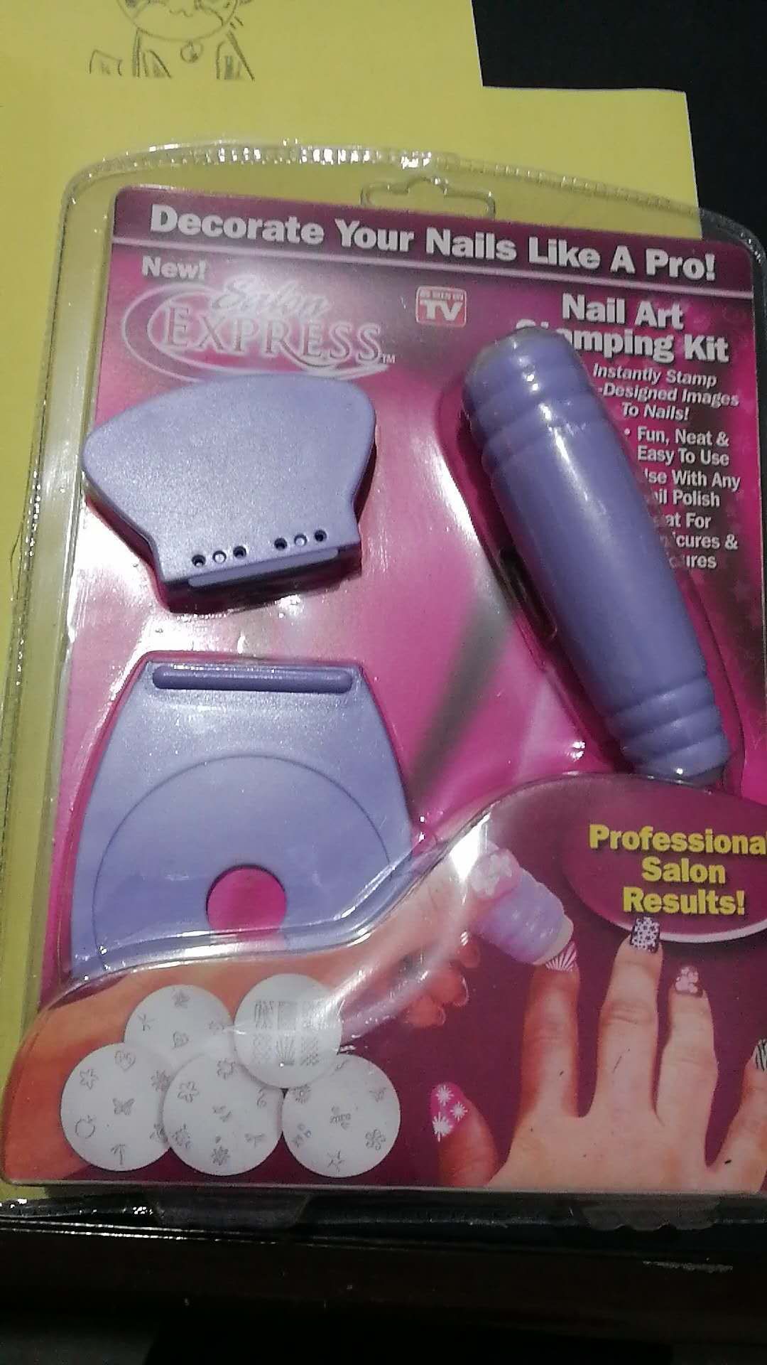The nail art stamping kit which stamping kit was adopted by stamping company was a popular commodity