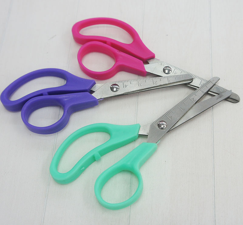 Self-produced and self-sold bauhinia knife scissors 5 inch three-color student scissors 504B thumbnail