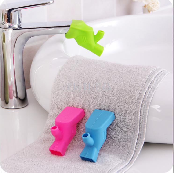 Dual-purpose children's assistive device, water channel, high-elasticity faucet extender, baby hand wash extender Application Scenario