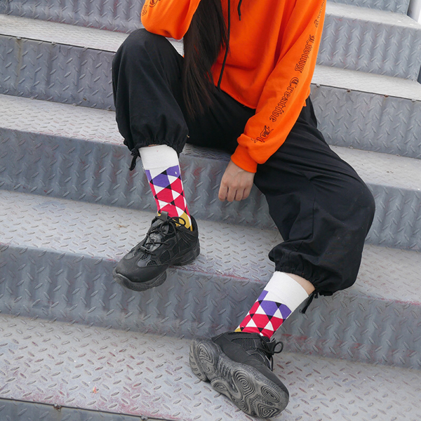 Autumn and winter British-style geometric color-blocking trendy men's socks, street all-cotton mid-calf socks, European and American men's and women's socks details Picture