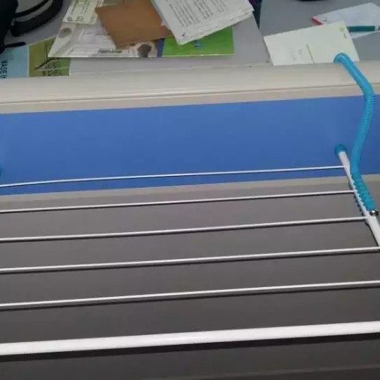 义乌好货 阳台晾衣架铁艺家居用品 夹子衣架塑料制品工艺品白底实物图