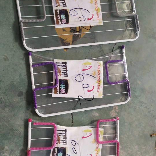 义乌好货 阳台晾衣架铁艺家居用品 夹子衣架塑料制品工艺品细节图