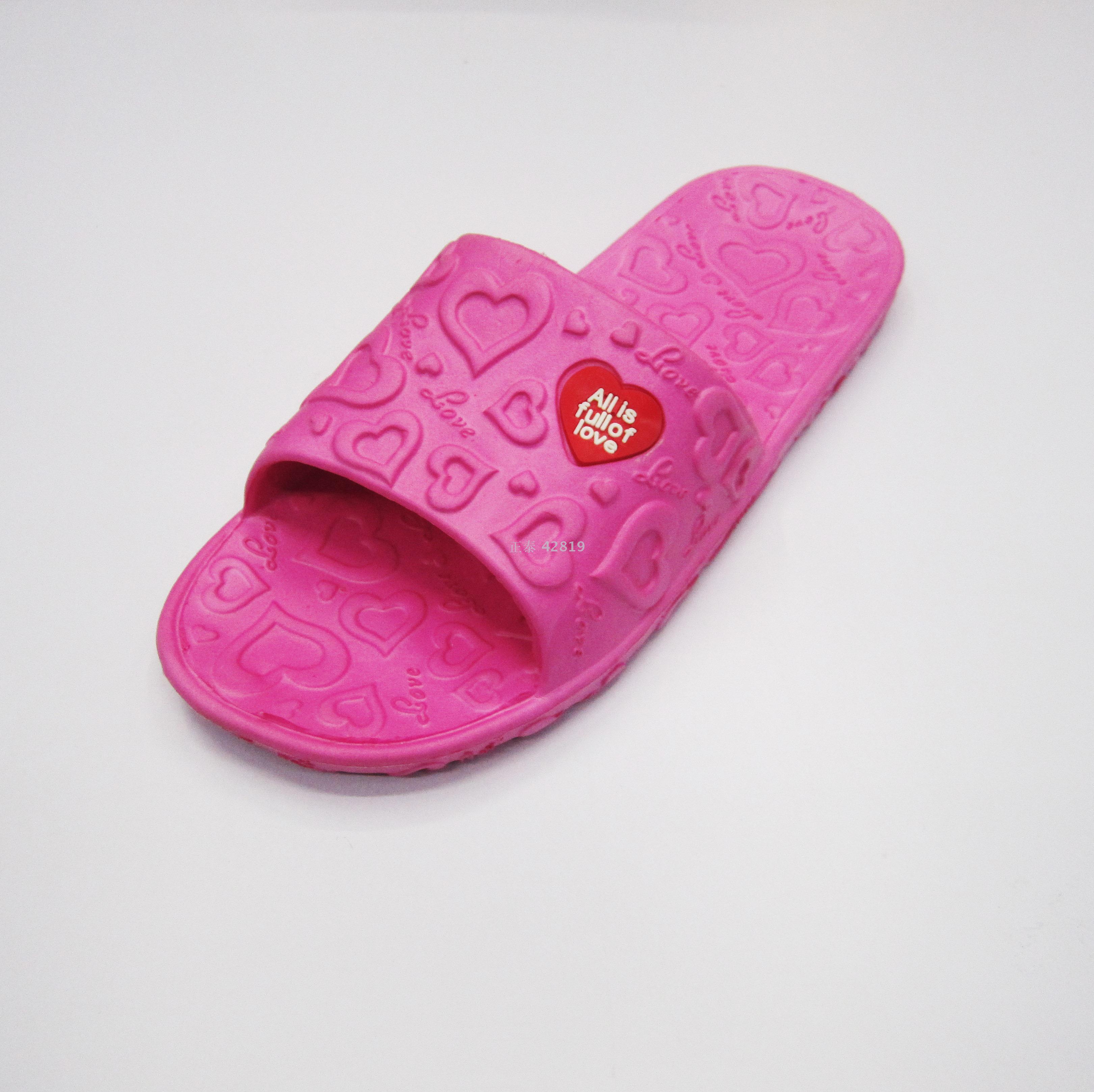 A pair of EVA slippers for women's home bathroom are available in stock Application Scenario