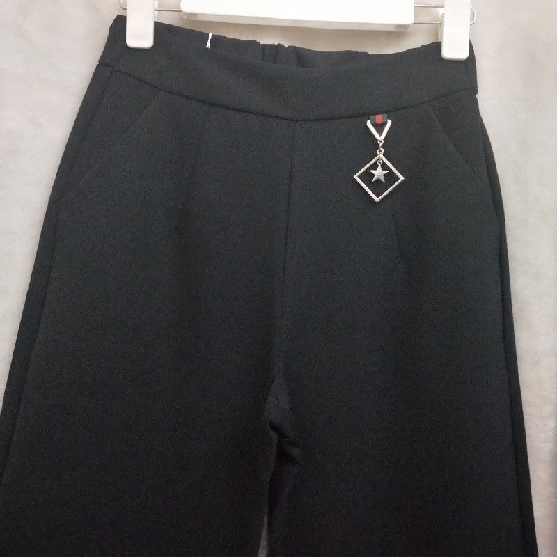 最新秋款黑色高腰宽松直筒白搭棉锦面料九分女式松紧腰阔腿大脚裤白底实物图