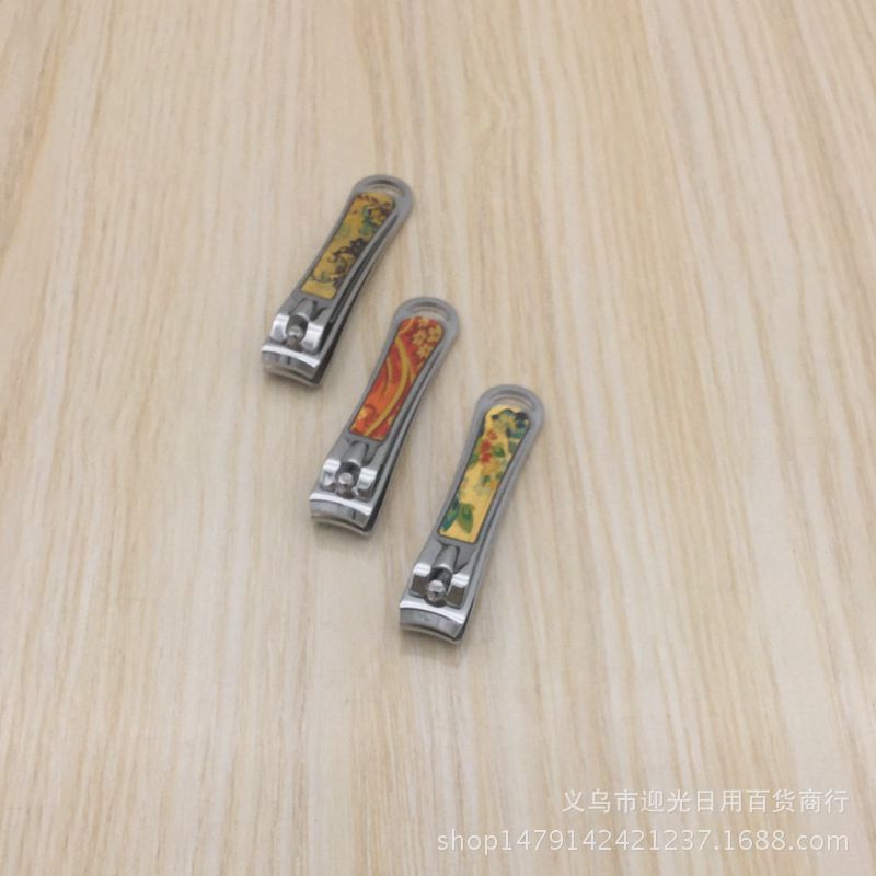 2-yuan stores are selling large nail clippers, manicures, nail care tools, personal cleaning tools, and wholesale of daily necessities Specification image