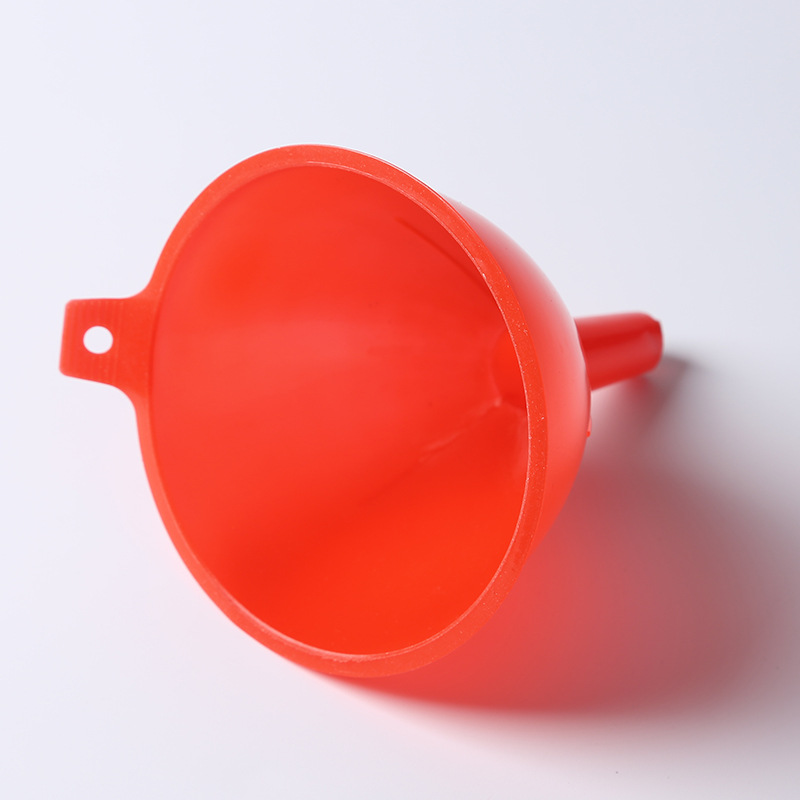 Manufacturers Direct Selling Hot Home Plastic Funnel Three Bottles Of Wine Leak One Yuan Two Yuan Store Supply Application Scenario