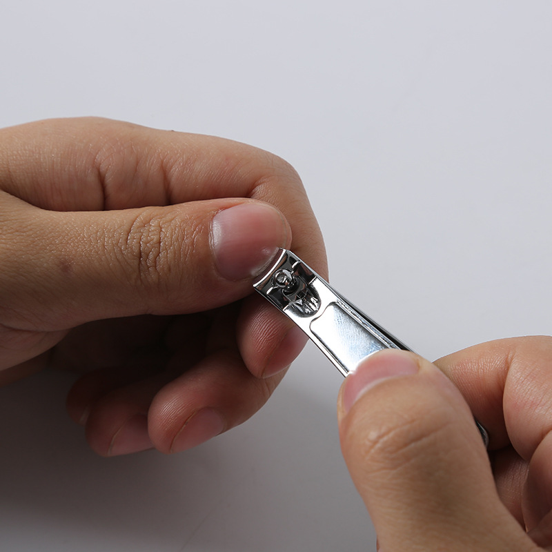 Nail trimming and grinding nail clippers, exquisite patterned household small nail clippers, one-yuan street stall supply, daily use Specification image