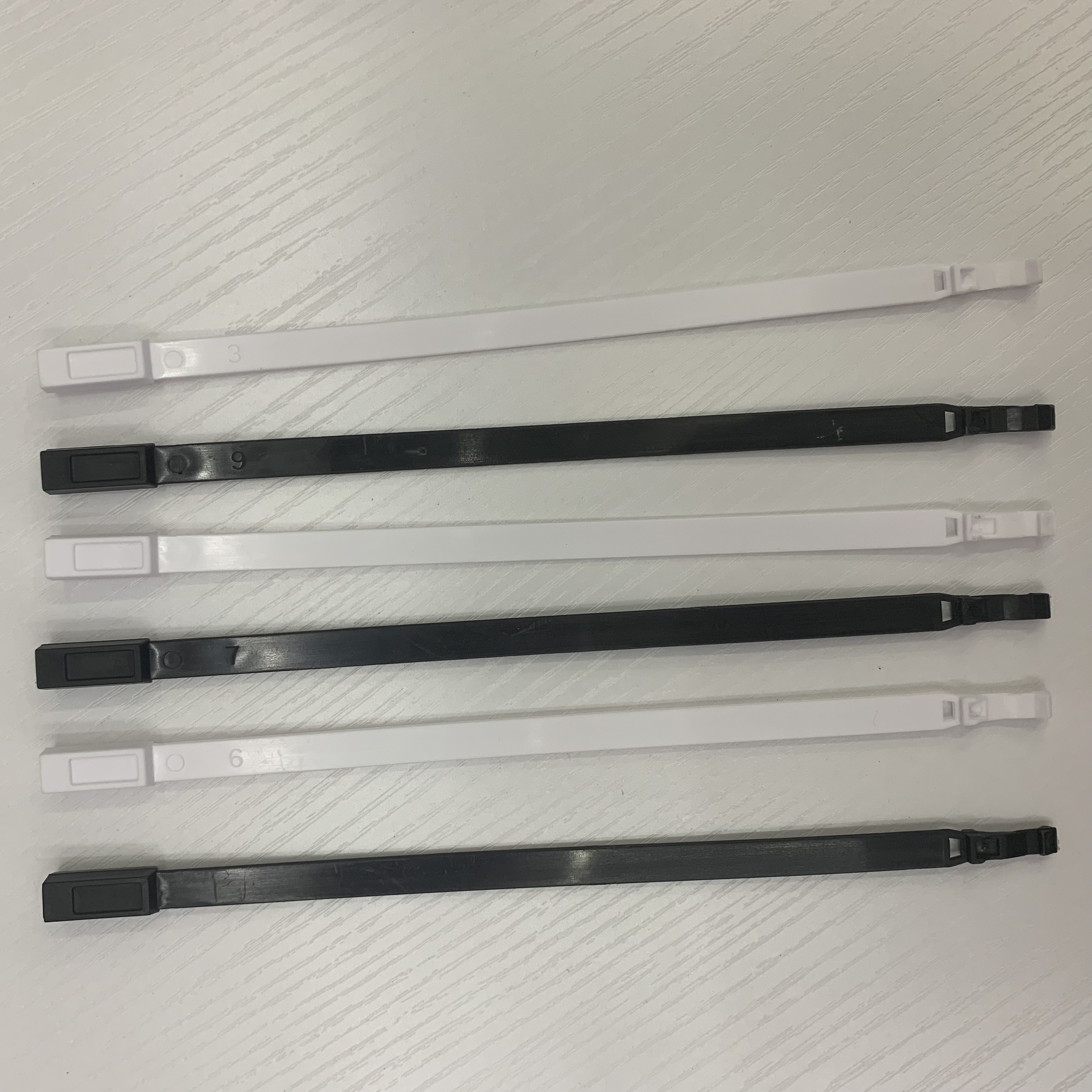 Plastic seal lead logistics transport seal lead one-time seal lead multi-color seal can be customized LOGO thumbnail