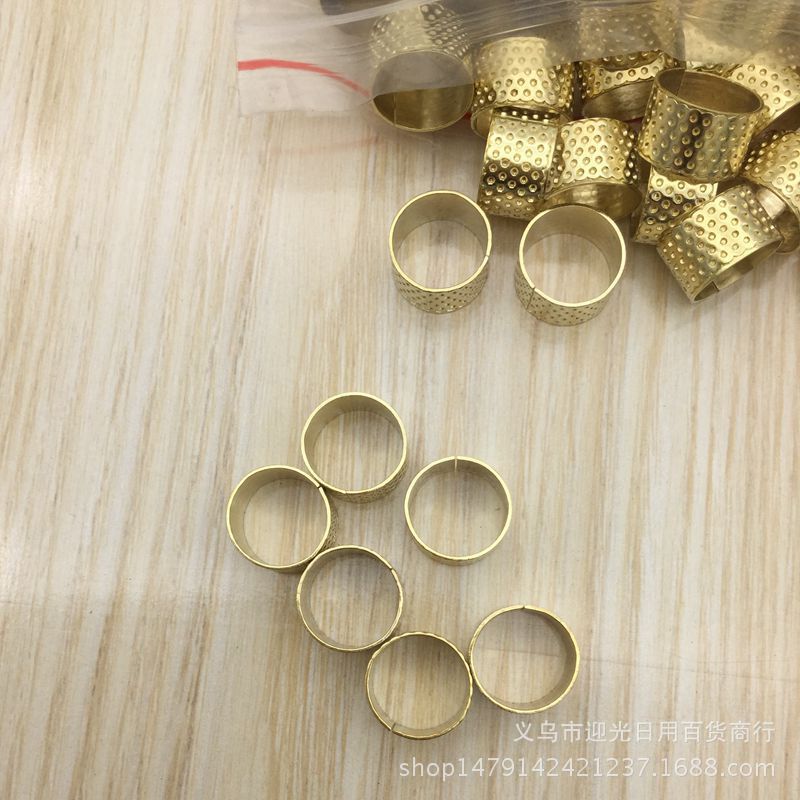 Factory direct sales of golden thimble, thimble hoop, ring, super low price, sewing thimble, 1 yuan store, wholesale of daily necessities Specification image