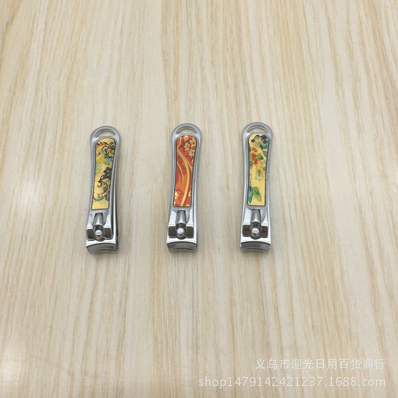 2-yuan stores are selling large nail clippers, manicures, nail care tools, personal cleaning tools, and wholesale of daily necessities details Picture