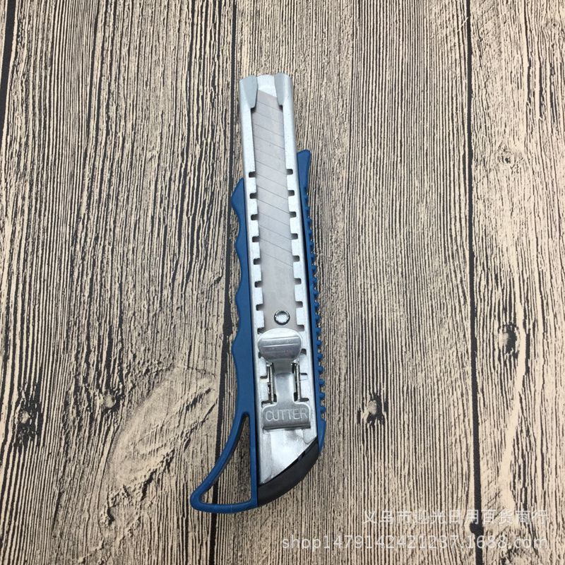 Large utility knives, paper cutters, blades, utility knives, wallpaper knives, 2-yuan store street stall hot sale wholesale details Picture