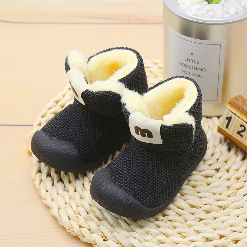 The new model adds fleece and thickening shoes for children, cotton shoes for infants, high-top shoes for children and soft soles for children