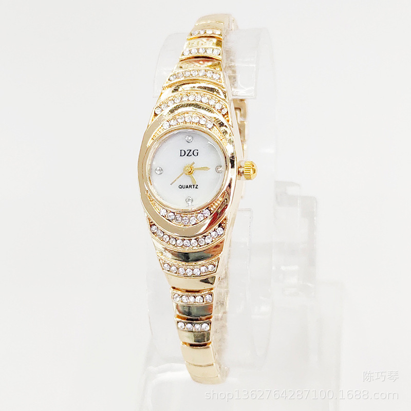New European and American fashion trend wristwatch, fashionable and simple scale student watch, women's diamond bracelet watch 18820/236 details Picture