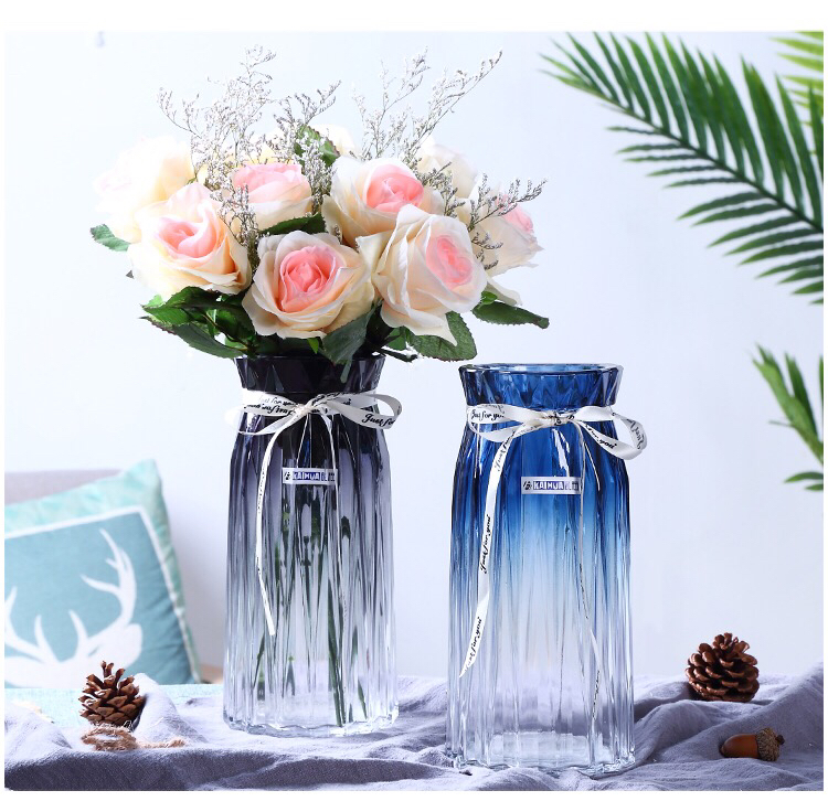 European-style glass vases, hydroponic transparent living room colored glass vases, hotel model room flower arrangement craft ornaments details Picture