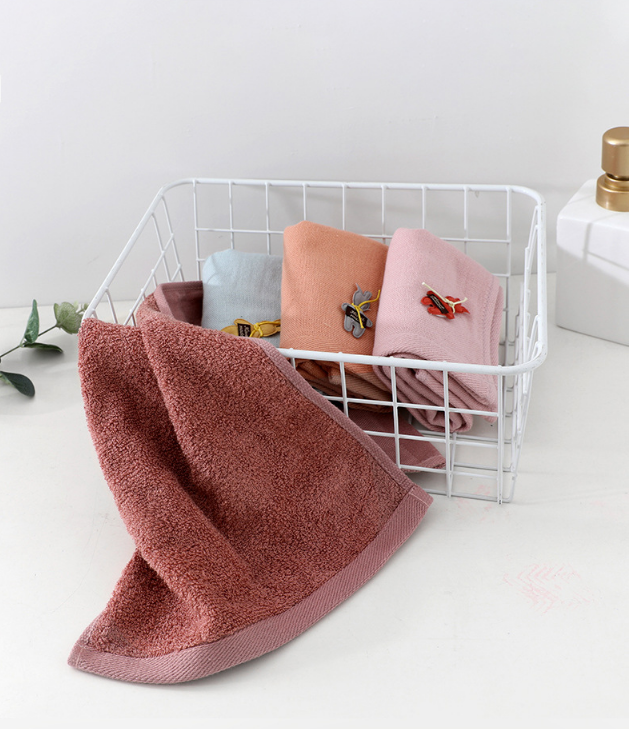 Little 侸 kid cute little bear gauze series pure cotton children 's towel patch figurine series 25*50cm Item Picture