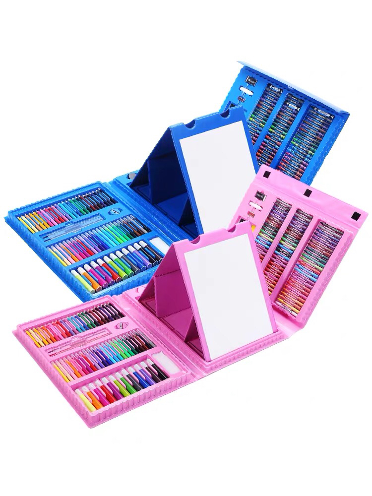 Kindergarten color pens are safe, non-toxic and washable. Students can use hand-painted watercolor brushes thumbnail