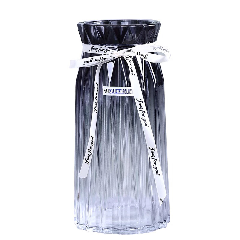 European-style glass vases, hydroponic transparent living room colored glass vases, hotel model room flower arrangement craft ornaments Application Scenario