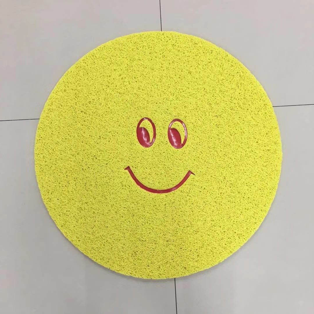Circular single-color smiling face floor mat, PVC brushed mesh bottom door mat, smiling face mat, anti-slip foot mat Application Scenario