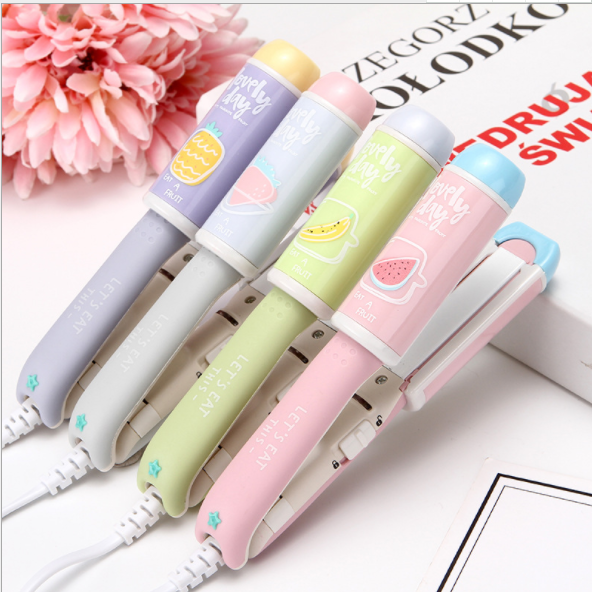Mini hair straightener, curling iron for both straightening and curling, built-in air bangs curling iron, clipper for women Application Scenario