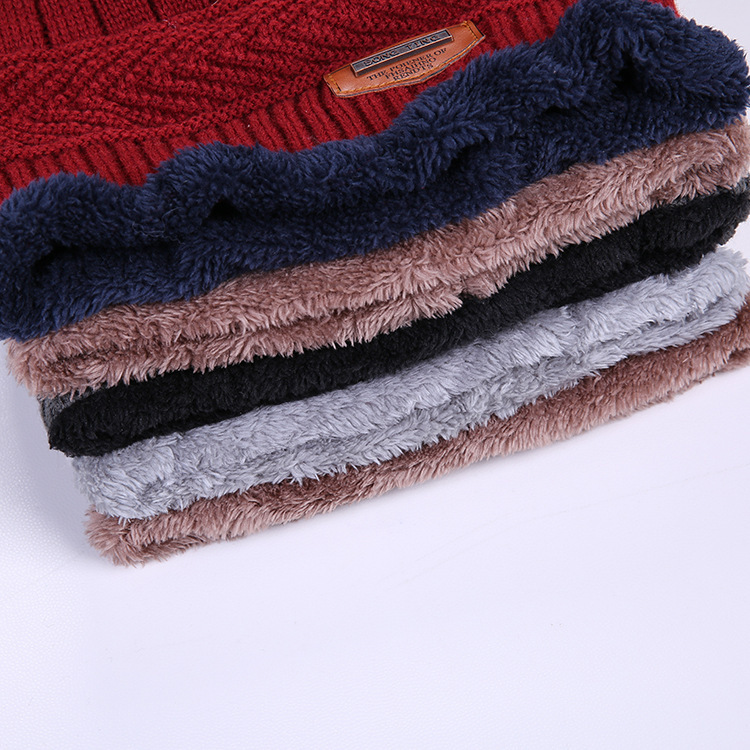 Knit hat, neck suit and velvet scarf Application Scenario