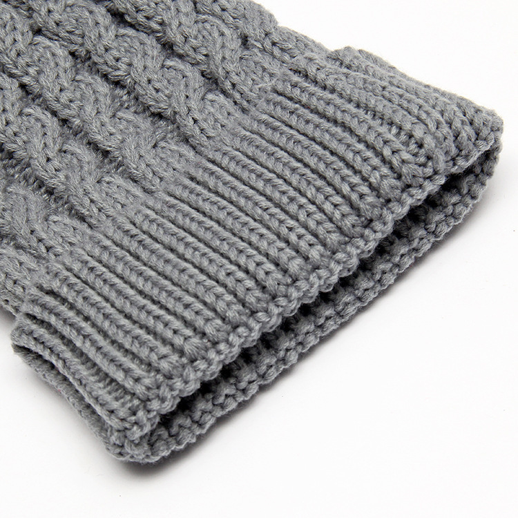 Hot Korean version of autumn and winter solid color woolen hat children's thickened warm knitted twist hat Curly hem hairball knitted lady hat Application Scenario
