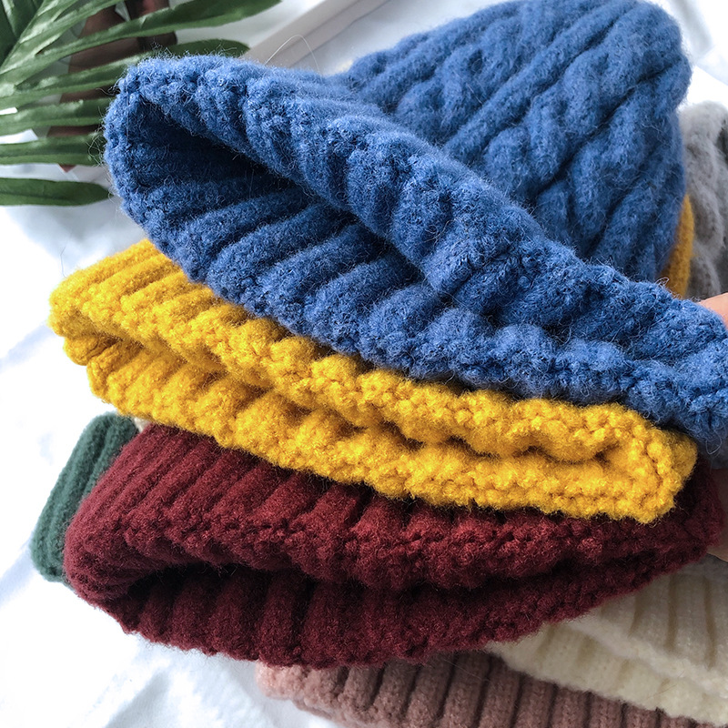 Woolen hat Warm knit hat for men and women solid color pullover flanged hat details Picture