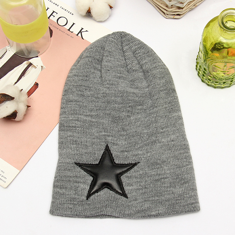Beijing youth hat men winter five-pointed star set cold hat women autumn and winter Korean version of woolen scarf hat details Picture