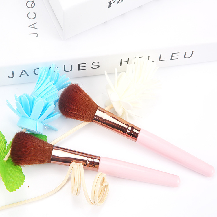 Blush brush, loose brush, portable fine brush, makeup brush, practical and good product recommendation for daily use Specification image