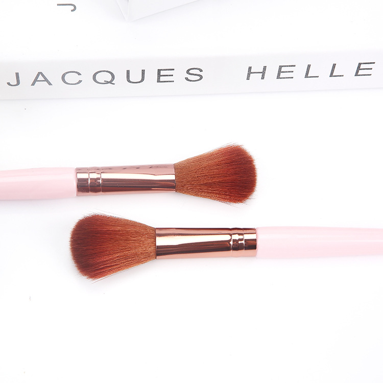 Blush brush, loose brush, portable fine brush, makeup brush, practical and good product recommendation for daily use Application Scenario