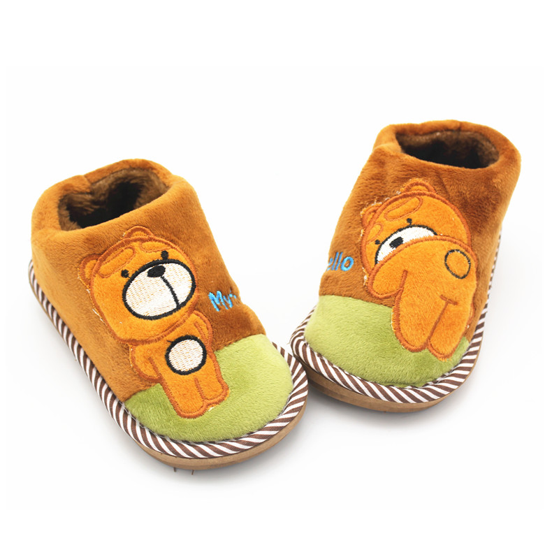 New children's cotton shoes, thickened and warm cartoon cotton slippers, casual home, indoor and outdoor cotton slippers manufacturer wholesale Application Scenario