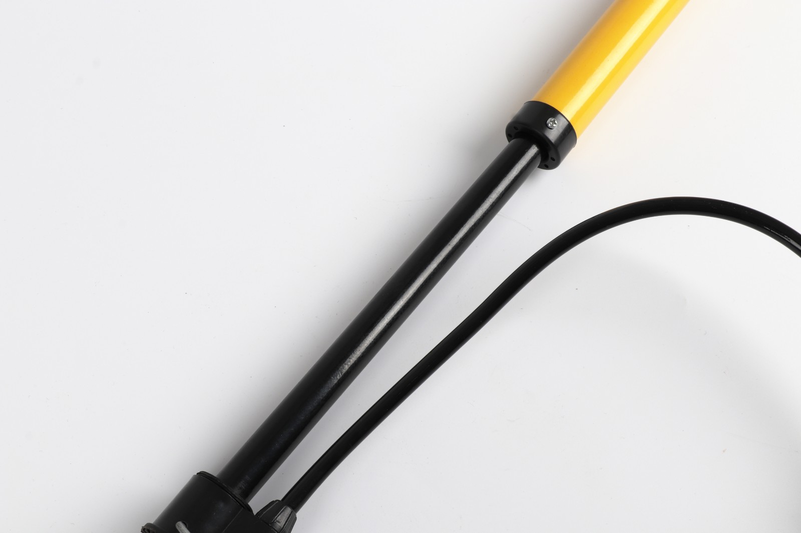 彩色打气筒OPP包装，内有铁质管壁，送球针等等产品图