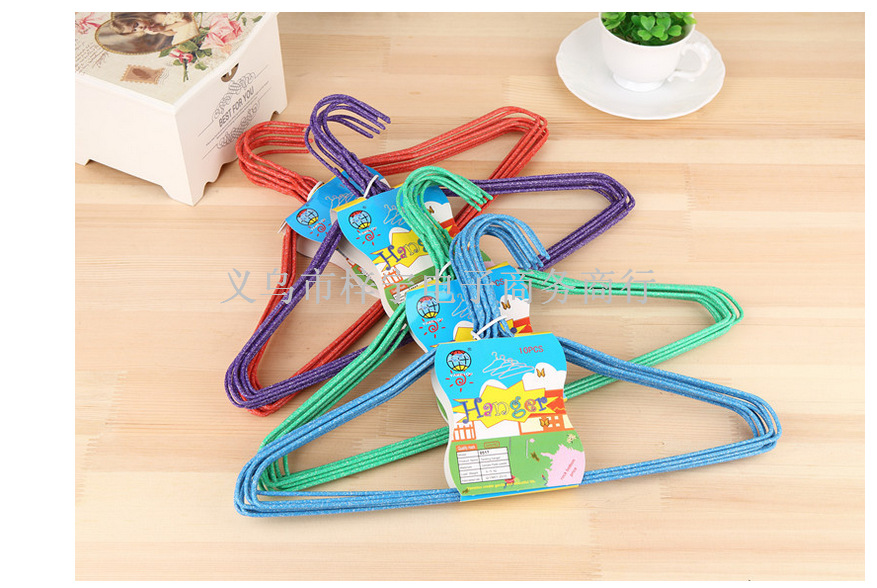 义乌小百货衣架厂家直销 浸塑衣架批发 成人晾衣架 晒衣挂衣架子