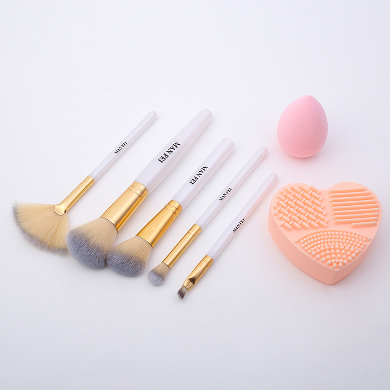 Comfortable soft-bristled eyeshadow brush, fashionable and creative makeup brush, blush and eyeshadow refreshing beauty tool factory direct sales Specification image
