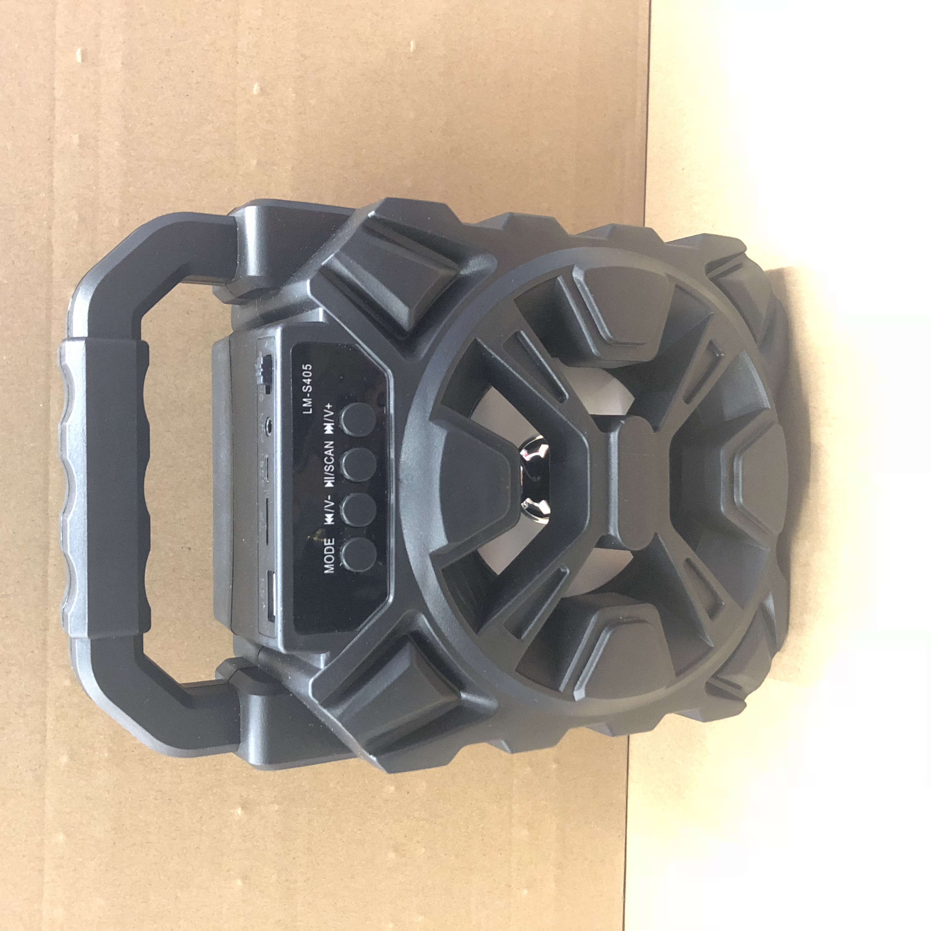 LM-405 new 4-inch Bluetooth speaker card, outdoor card subwoofer with LED light, gift speaker