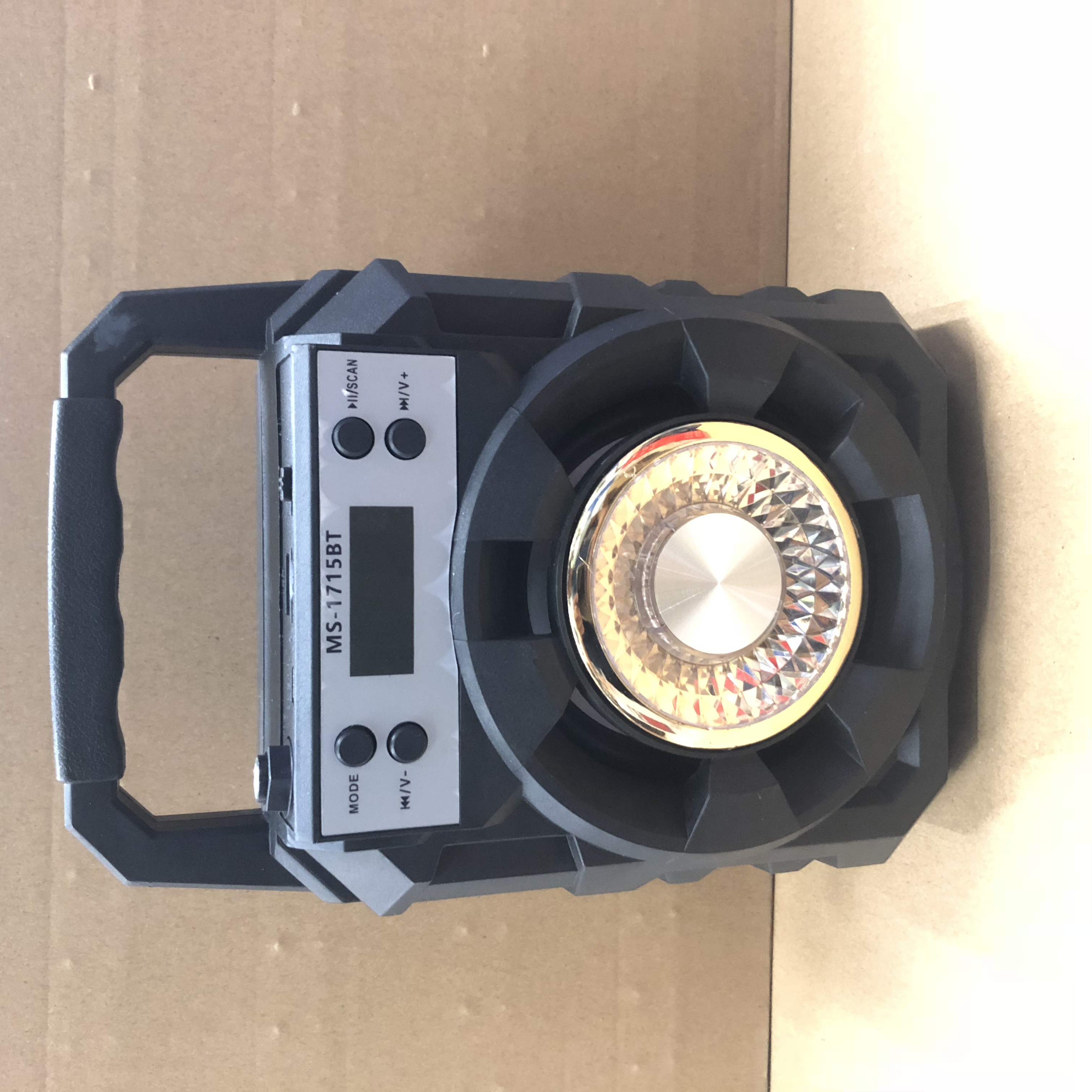 19新款MIC手提蓝牙音箱礼品音响LED灯插卡USB无线低音炮收款音箱产品图