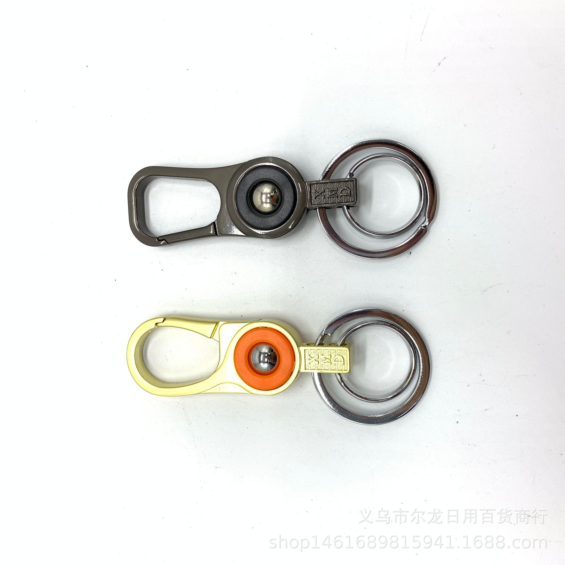 Xinmeida's new large-sized double-ring keychain daily-use waist hook lock is now on sale at the 5-yuan store Application Scenario