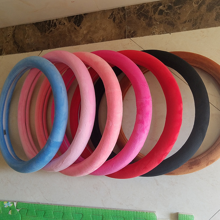 New plush steering wheel cover, fashionable and individual winter car handlebar cover for women, custom-made and delivered by Amazon's original manufacturer