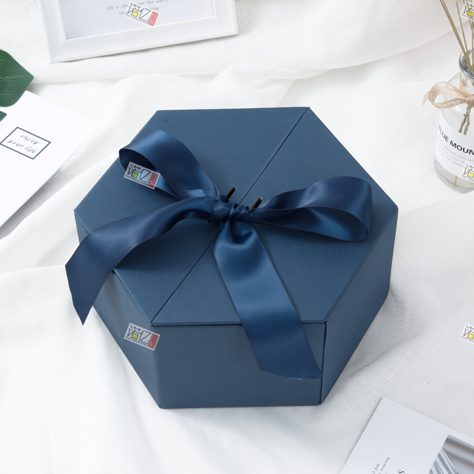 Hexagonal gift boxes, birthday gift boxes, wedding souvenir gift boxes, flower packaging boxes, Valentine's Day gift boxes Application Scenario