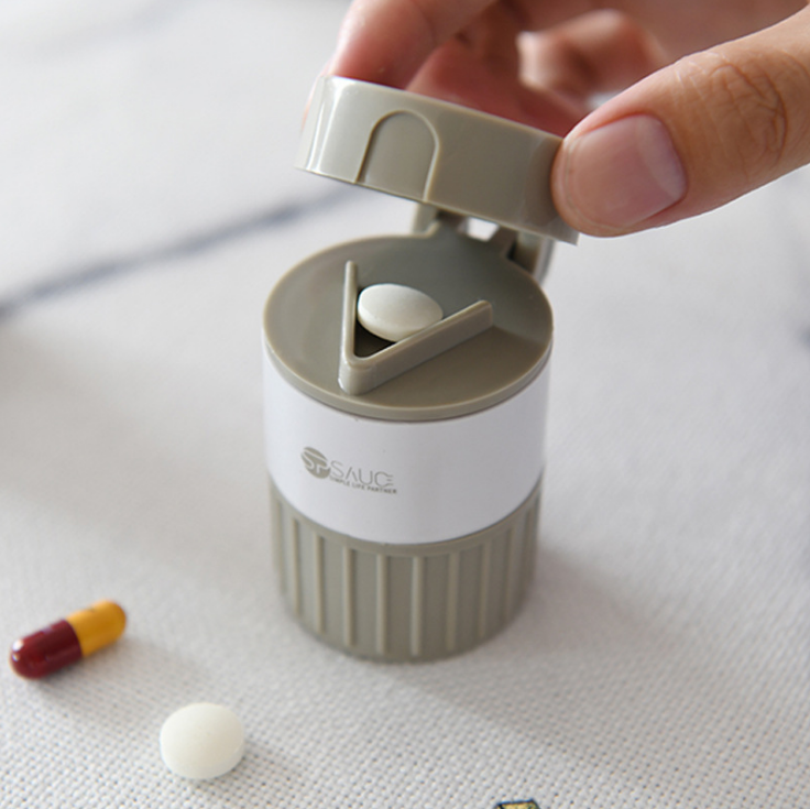 Multifunctional medicine cutter 4 in 1 round portable plastic blade round medicine