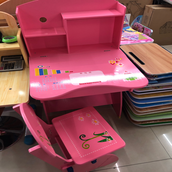 Simple children's study desk, home writing desk set for primary school students, boys' and girls' desks Application Scenario