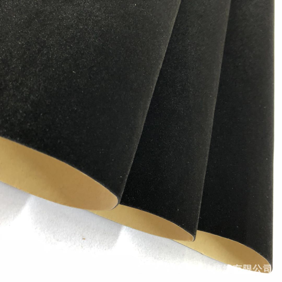 The manufacturer offers wholesale of high-end black plush jewelry boxes with spunlace soles and laminated plush fabric